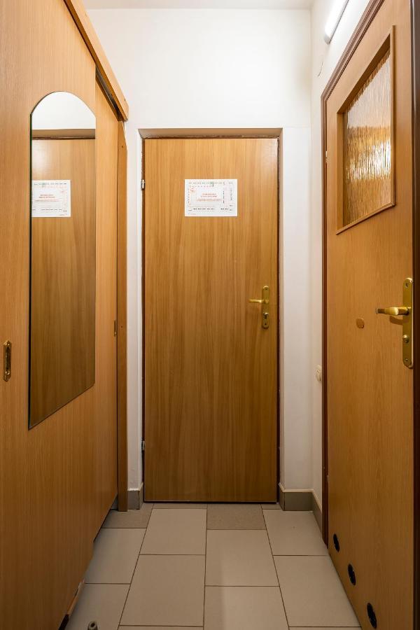 星系酒店 Vynnyky 外观 照片
